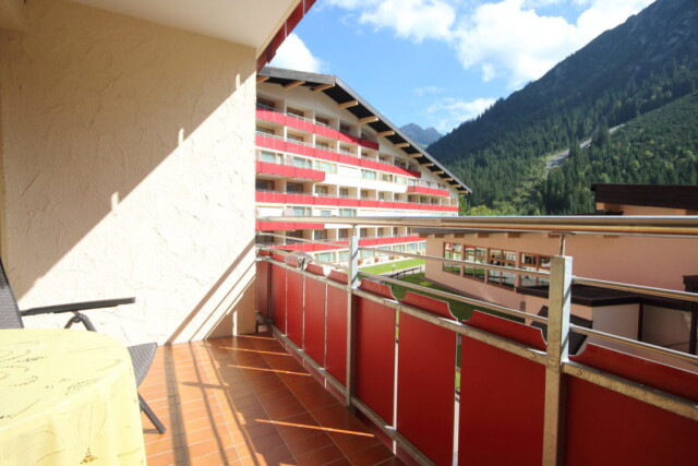232 Balkon nach Links balkon naar links scaled 1024x683